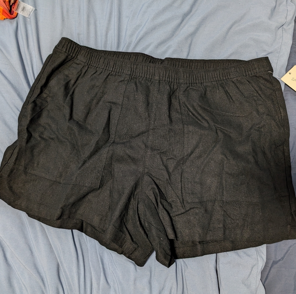 Universal Thread Black Athletic Shorts Relaxed Fit